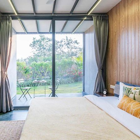 Stayvista'S Celeste Villa - Hill-View Retreat With Infinity Pool Nashik Esterno foto